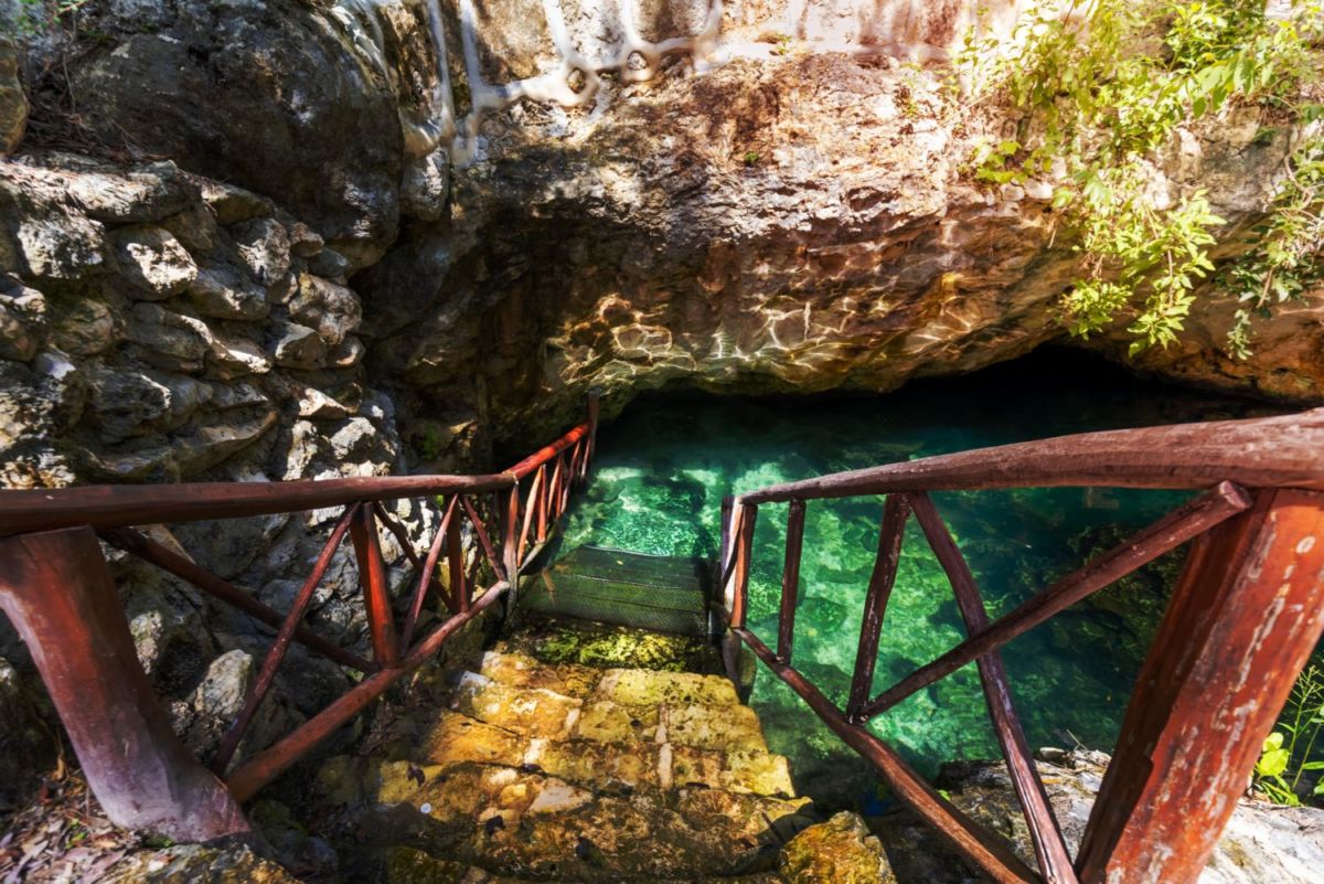 el estado de Yucatán cuenta con más de 7000 cenotes