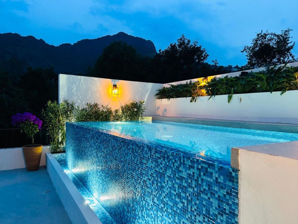 alberca en el rooftop de tatala hotel boutique