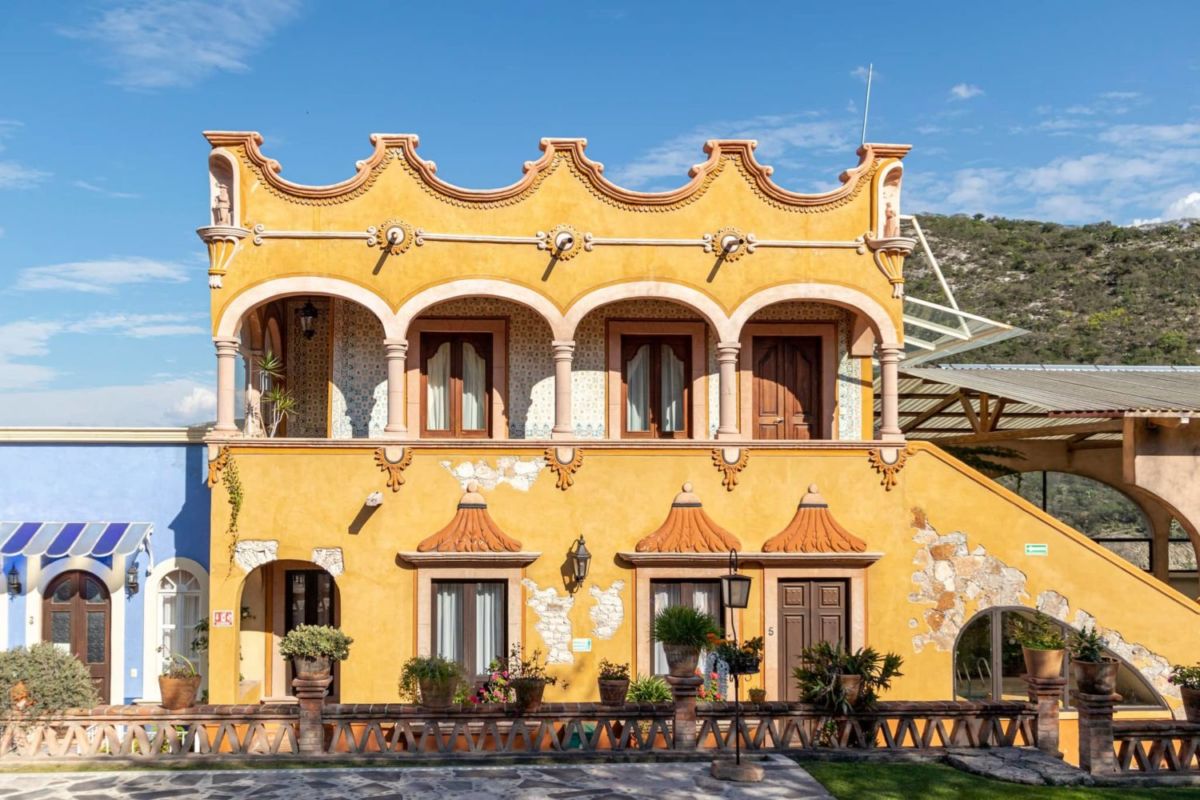 No es un pueblito, es un hotel cerca de la CDMX donde reservar tu propia casita
