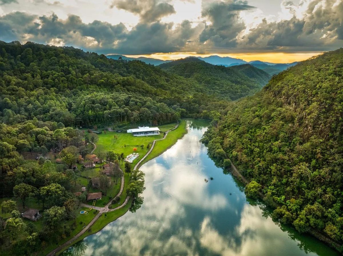 Este es el único alojamiento en Jalisco que te hará sentir como en los Alpes Suizos cada vez que te asomes por la ventana 