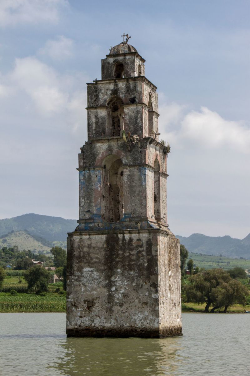 Iglesias hundidas en México