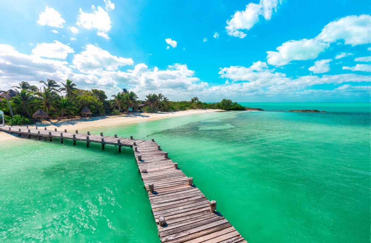 La Isla Contoy se caracteriza por su arena suave y blanca y su mar turquesa. 