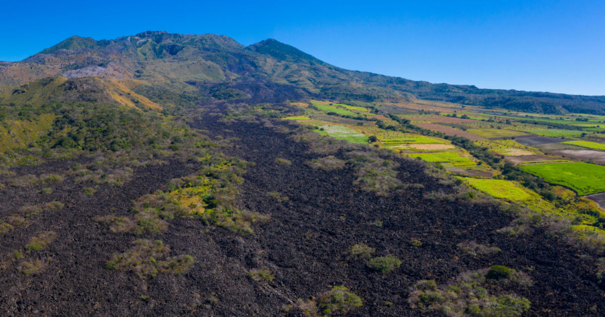 Volcán Ceboruco en Jala, Nayarit, uno de los pocos activos en México