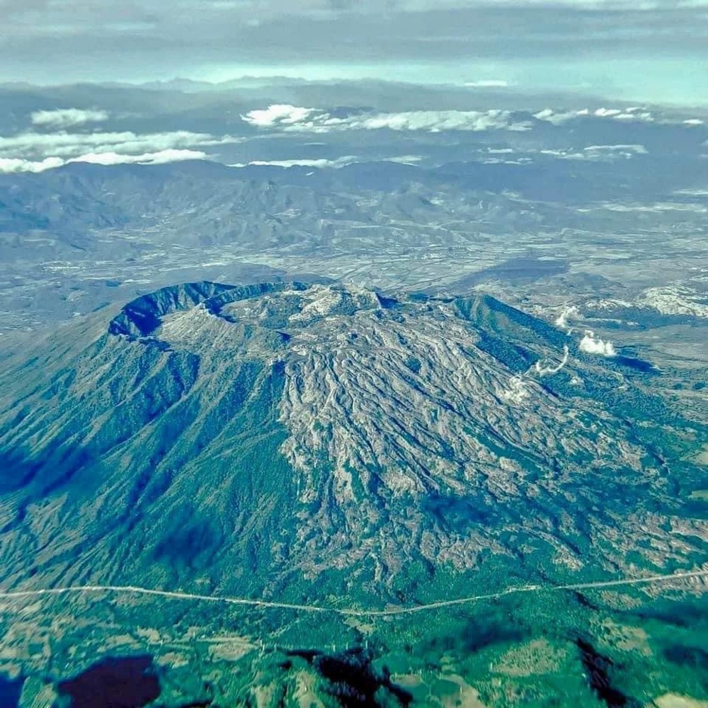 Vista aérea del Volcán Ceboruco en Nayarit