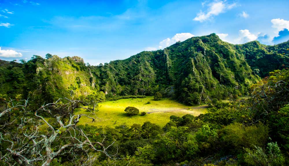 Cráter del Volcán Ceboruco en Nayarit
