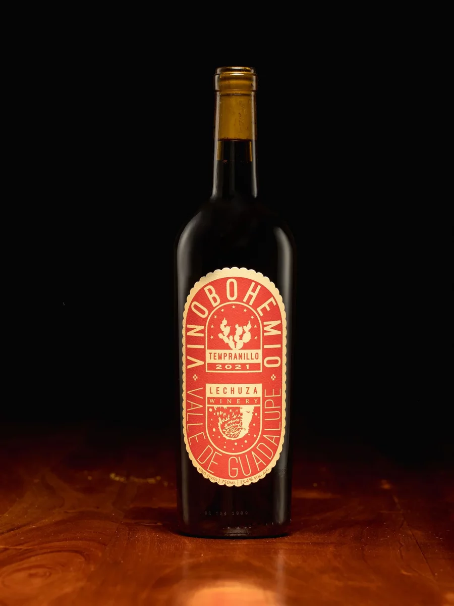 Vino Bohemio por Genaro García y Kris Magnussen para Lechuza Vineyard. 