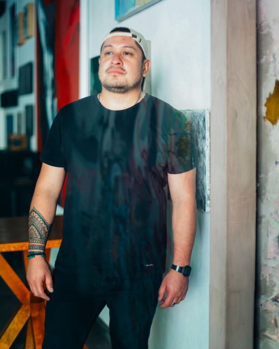 Chef Raúl Valencia dentro de su nuevo proyecto Lempicka Bistro. 