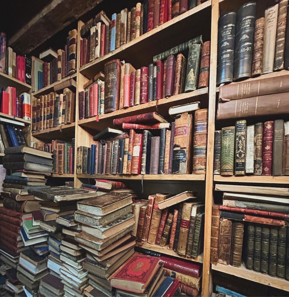 Un rincón de libros raros y antiguos