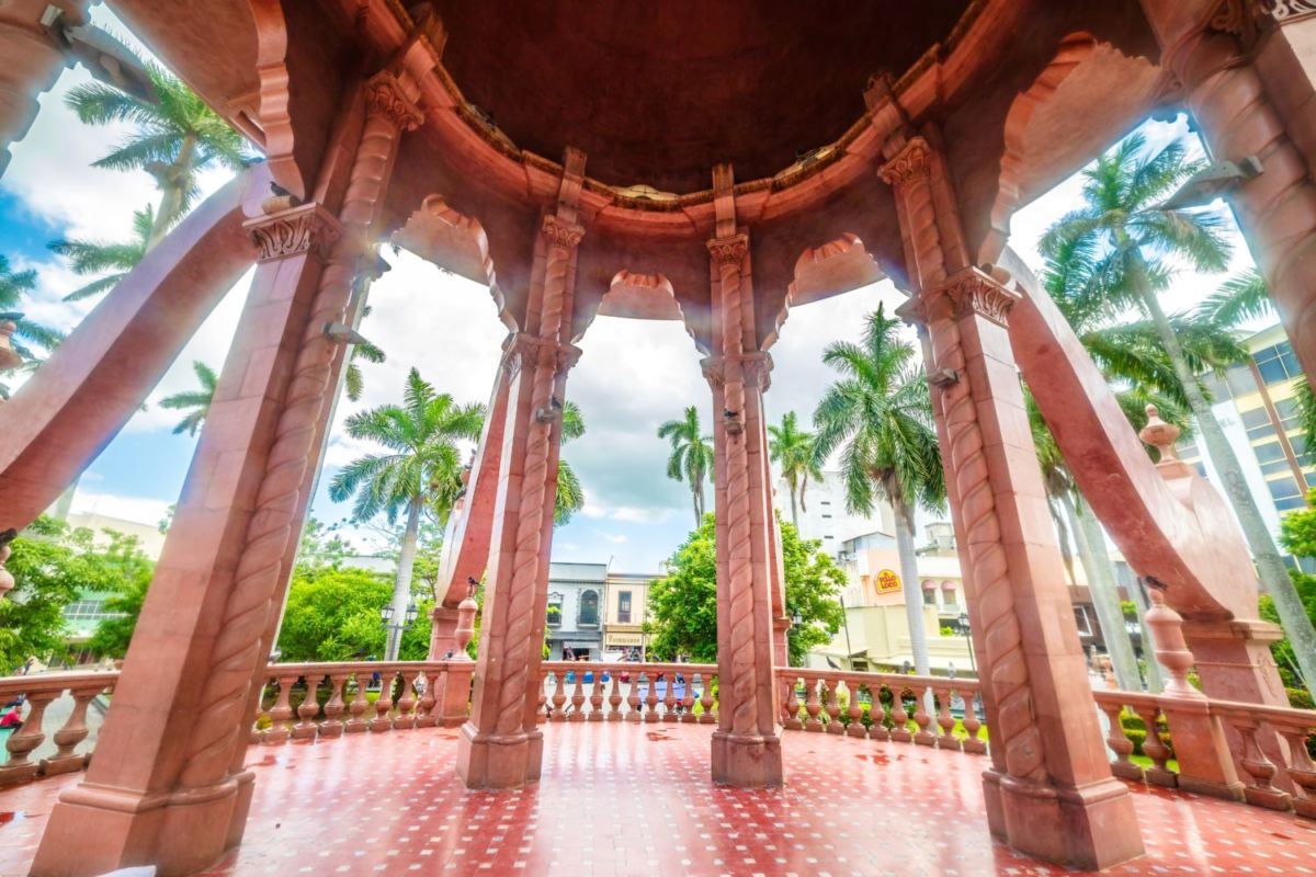 Vista desde el interior del kiosco de Tampico