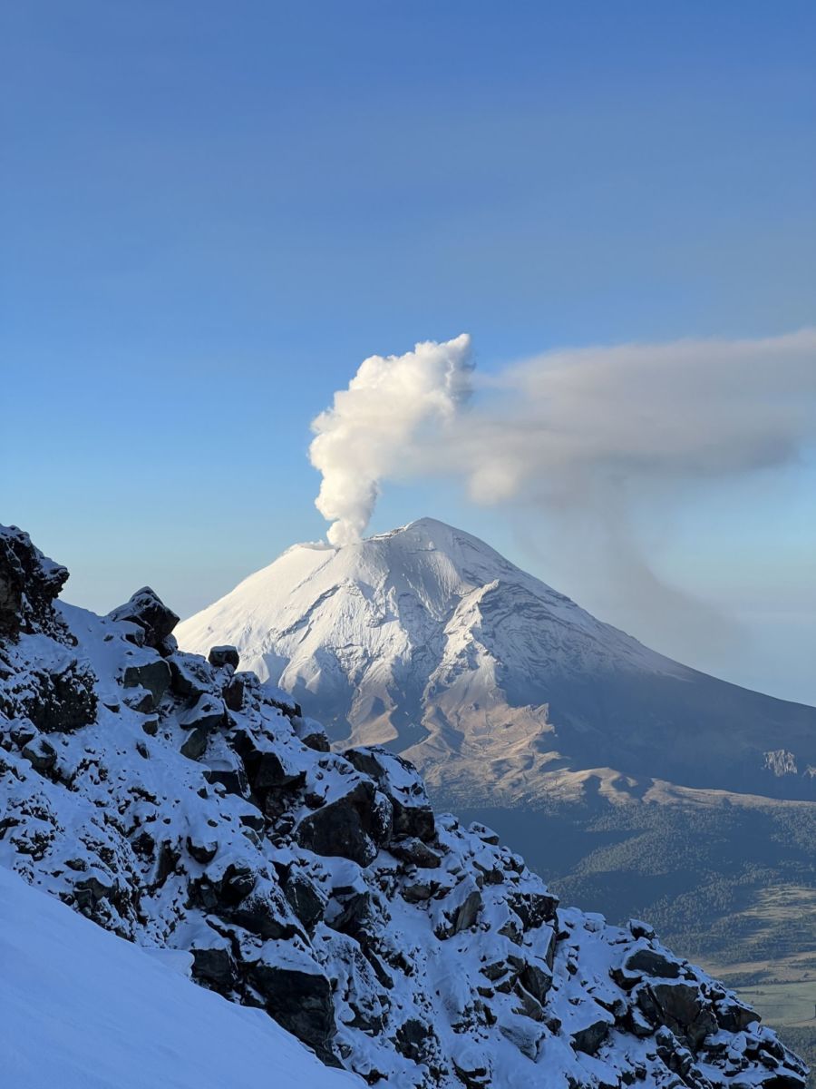 El deshielo y las lluvias del Popocatépetl generan  el manantial El Borbollón 