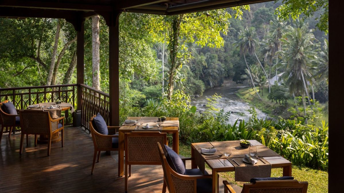 cocina tradicional balinesa junto al río 