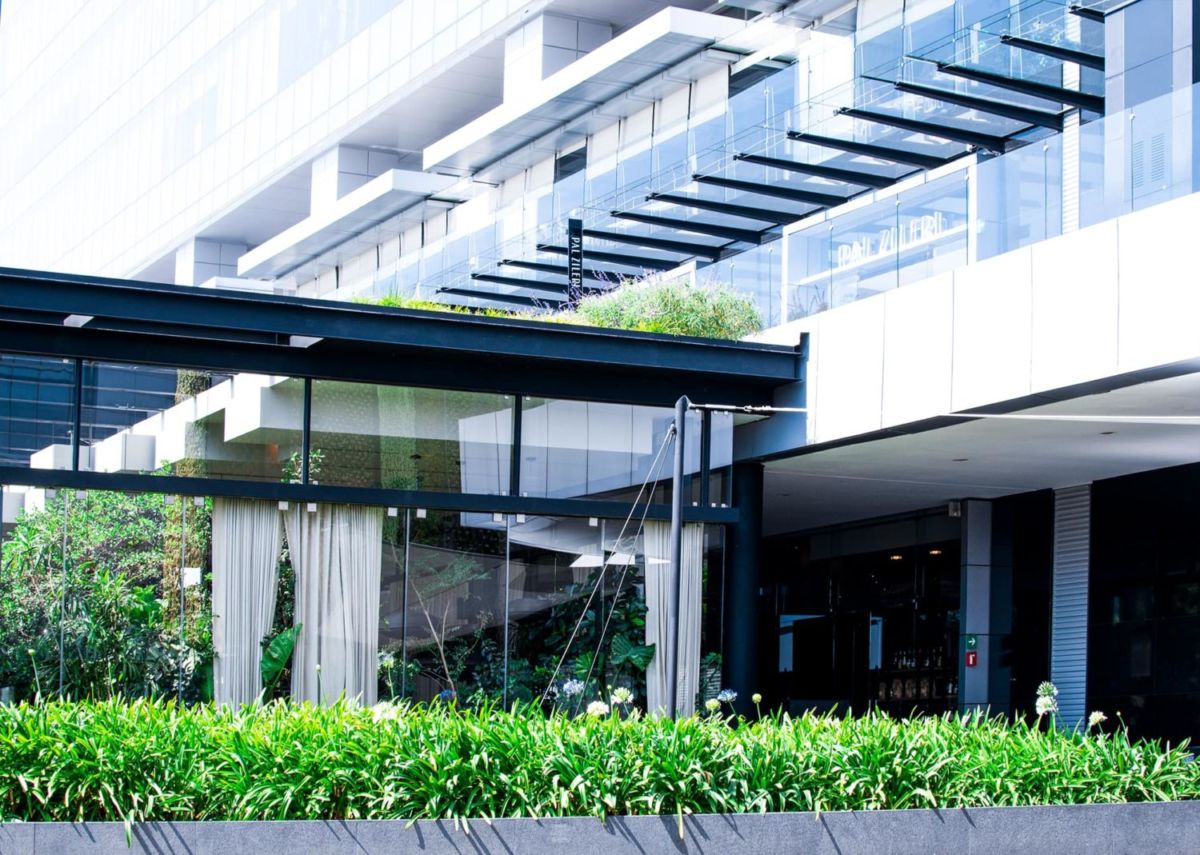 Park Plaza es un corredor gourmet en Santa Fe.