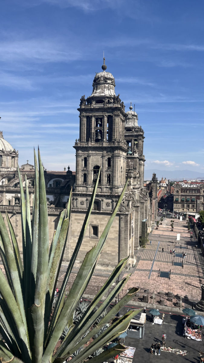 vistas de la catedral desde el balcón del zócalo