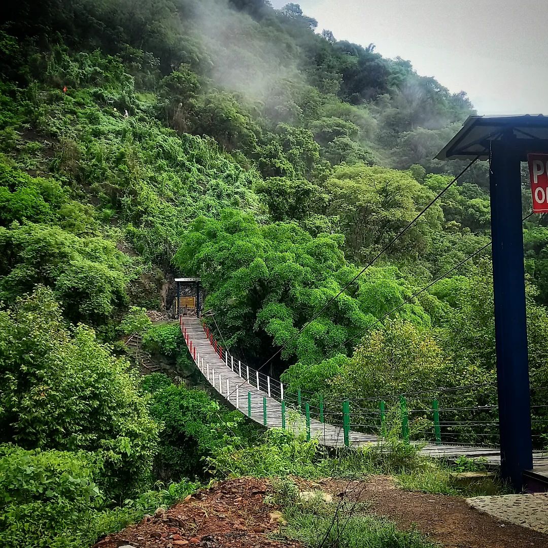 Puente colgante en Pahuatlán 