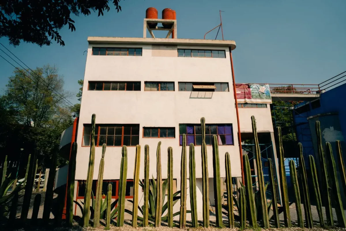 Todos van a la Casa Azul de Frida Khalo en Coyoacán pero les falta conocer su estudio en San Ángel