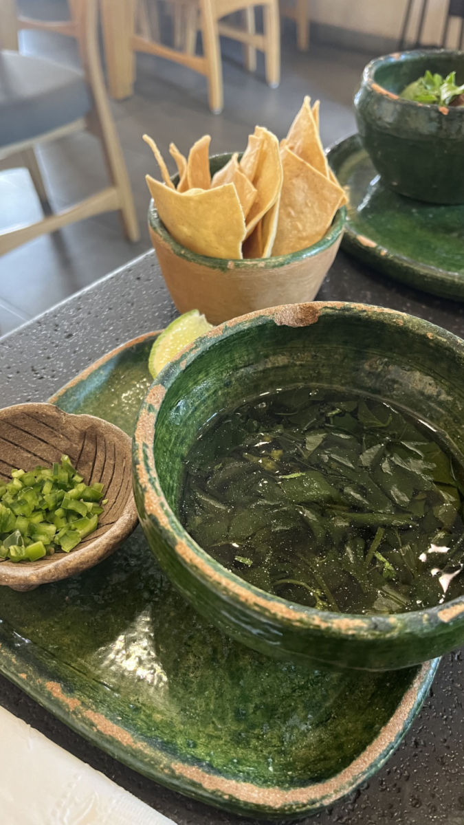 mole de alaches en el restaurante muy