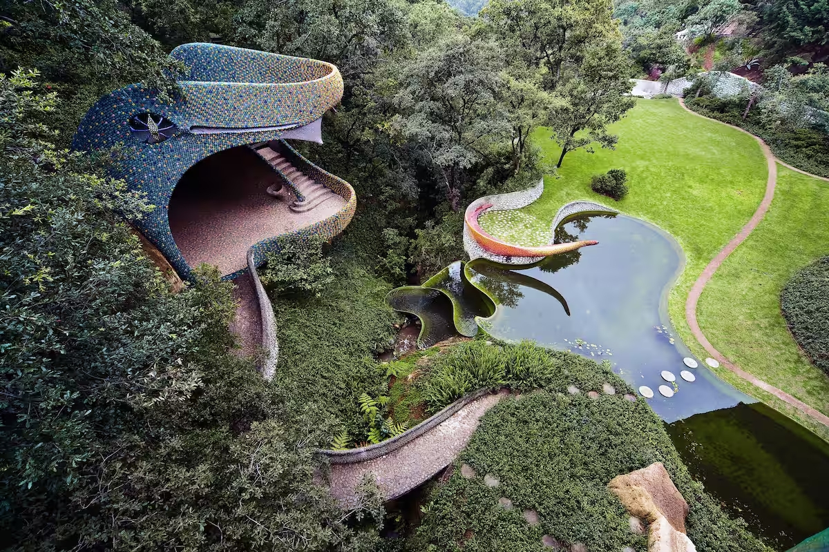 Duerme en el nido de una serpiente dentro de la estancia más surreal del Estado de México