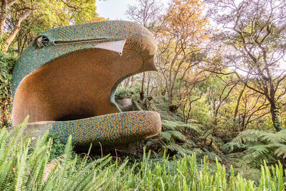 La entrada al Nido de Quetzalcóatl es por la cabeza de una serpiente