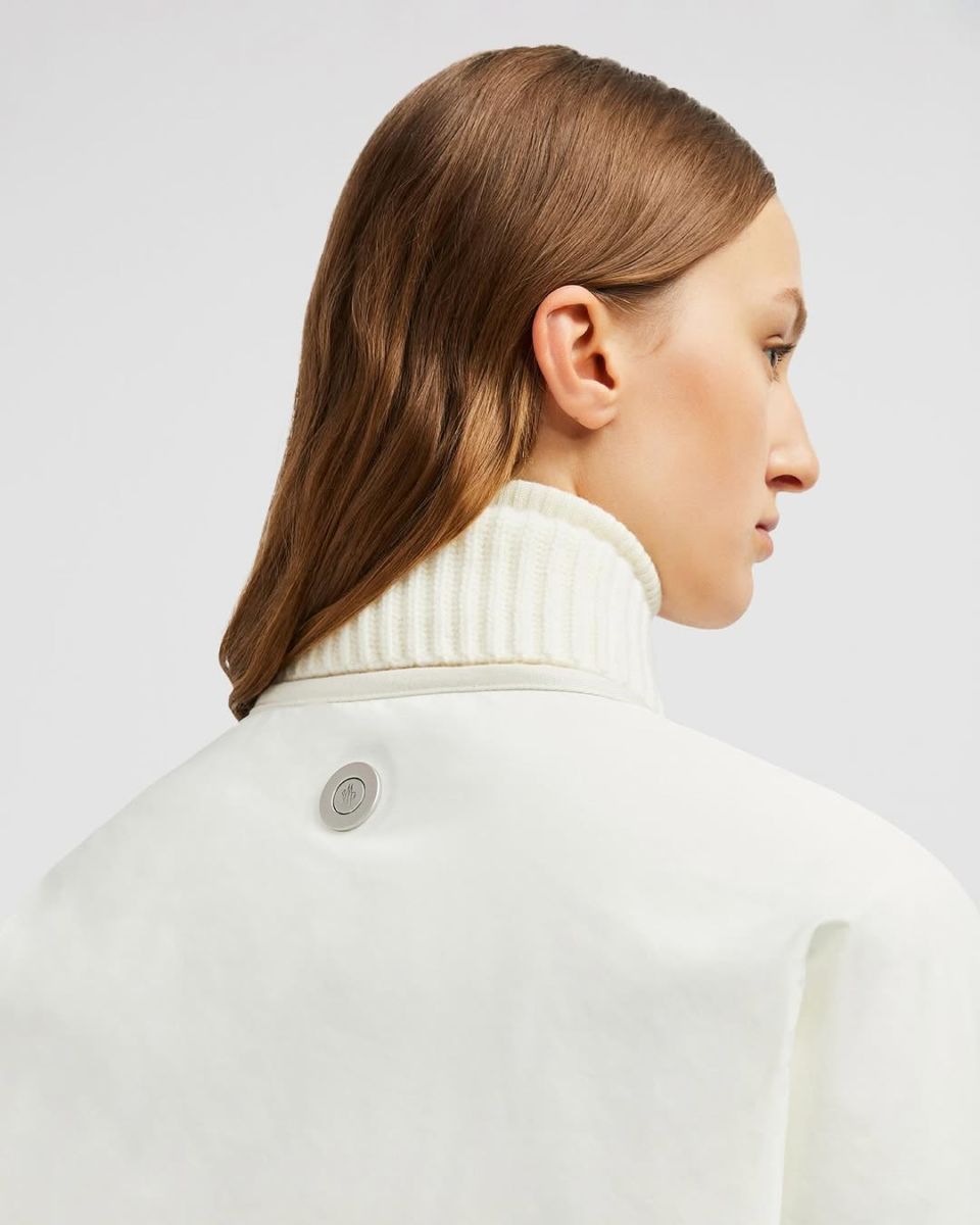 Ropa de lujo para nieve marca Moncler.