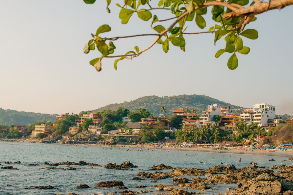 Esta es la playa más bonita y tranquila de Zihuatanejo 
