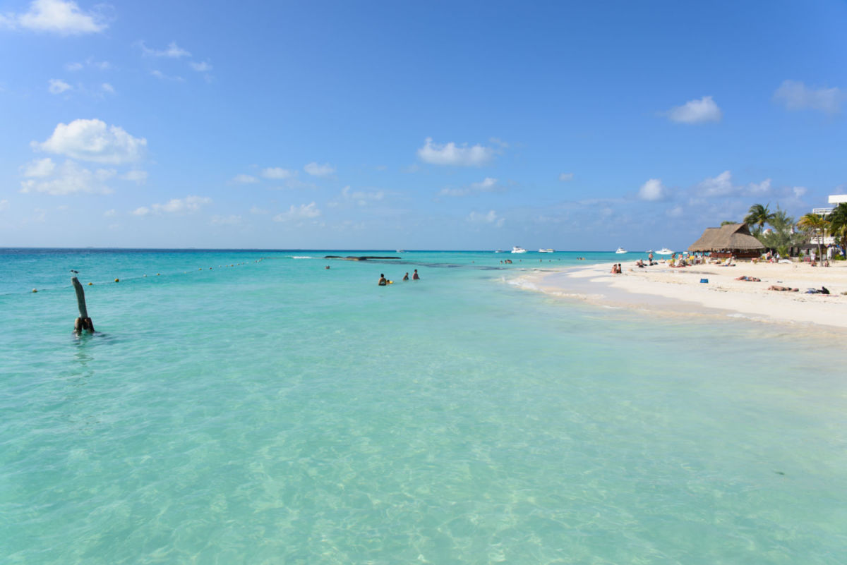 Hermosa Caleta es una playa en Isla Mujeres