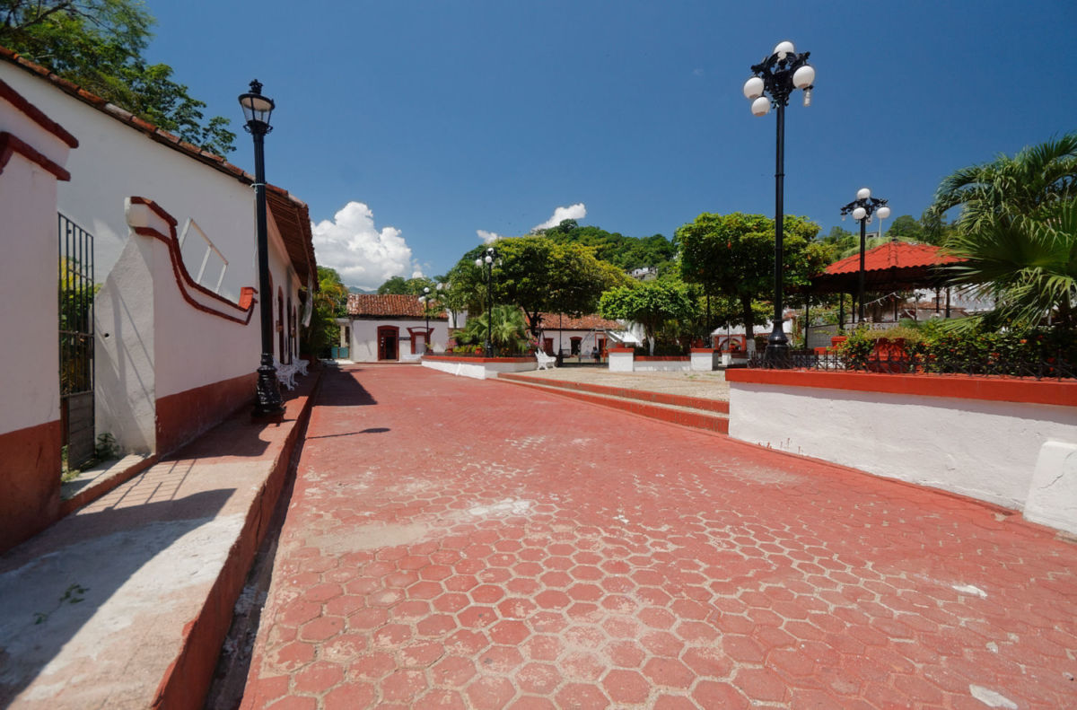 Camino a la plaza central de Tapijulapa