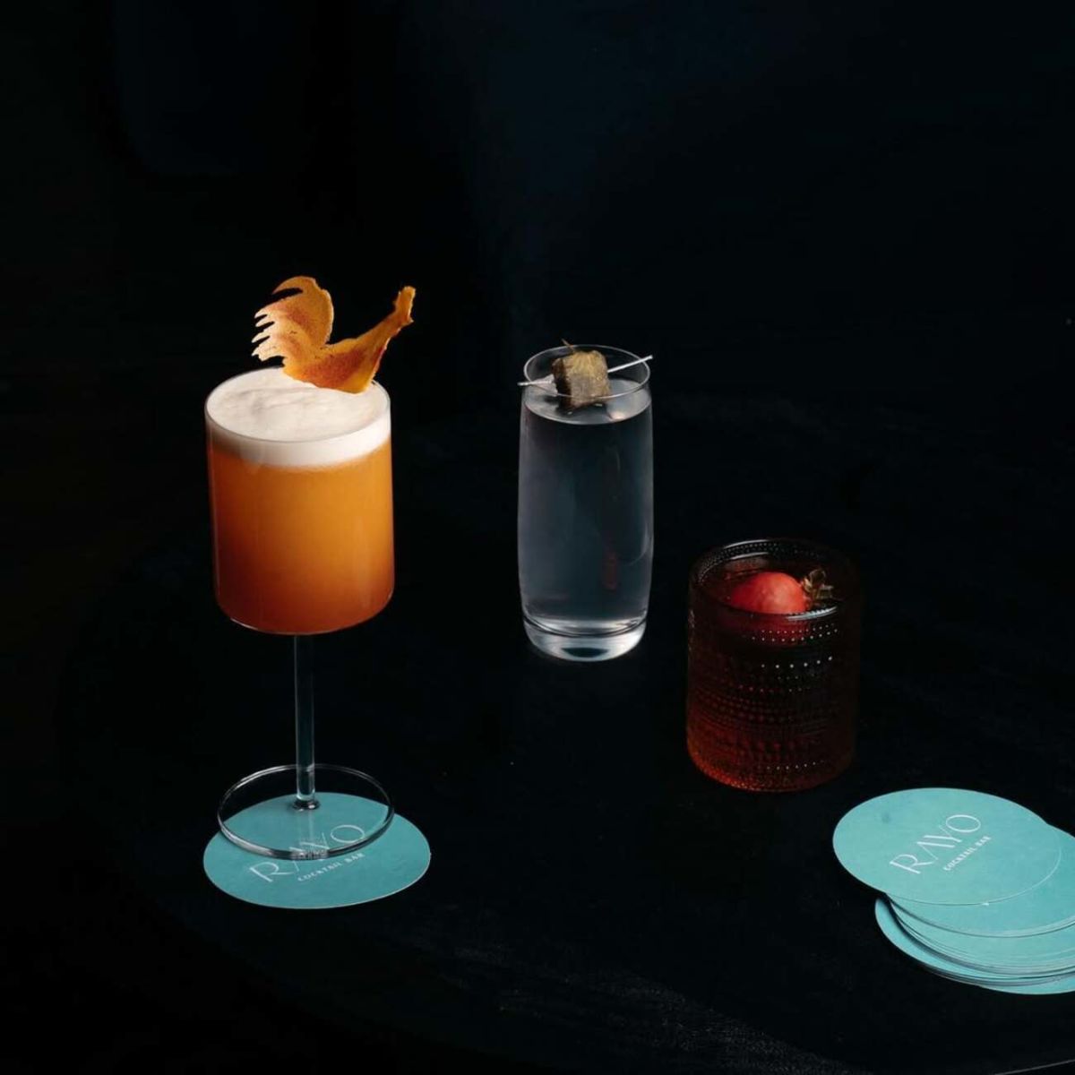 Cócteles en Rayo Cocktail Bar en la Roma. 