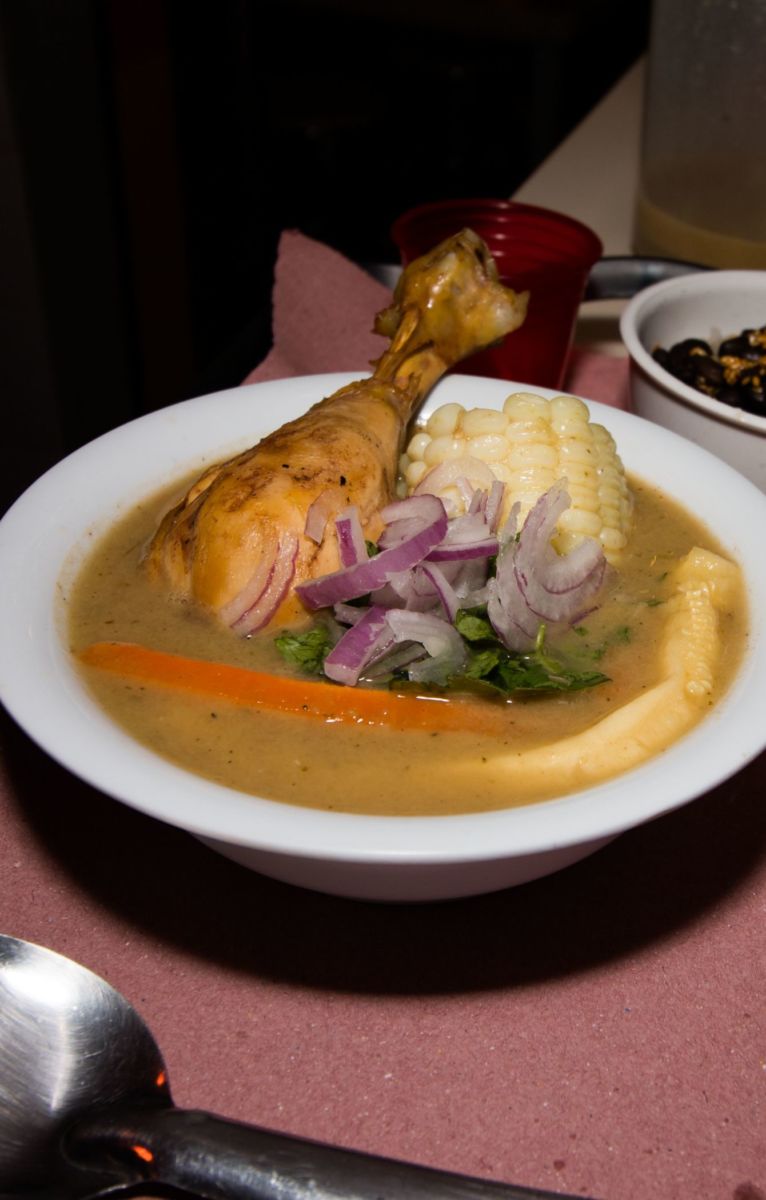 Caldos Caldos Caldos ofrece 3 tipos de caldos: tradicional, puchero y chilate 