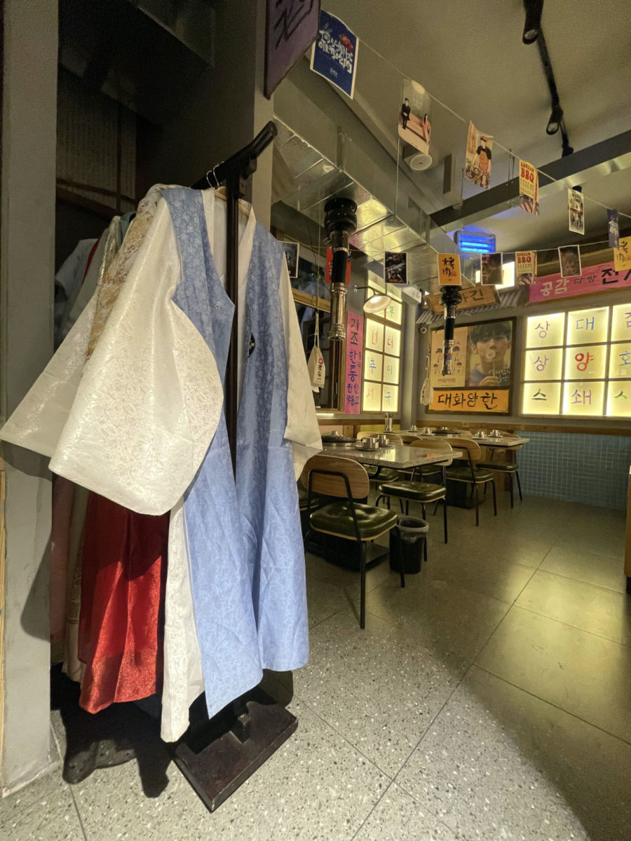 Incluso puedes ponerte un hanbok, el vestido tradicional coreano