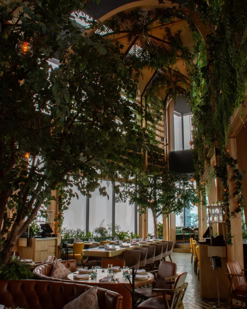 Ling Ling es un espacio que combina la modernidad y la delicadeza en un solo concepto que destaca por su atmosfera sofisticada