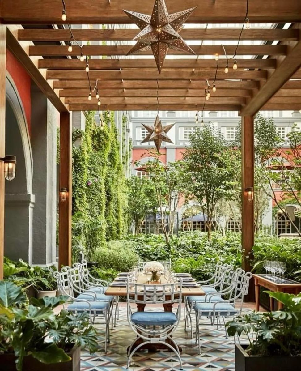 la terraza de Zanaya es el mejor lugar para una date romántica y cozy