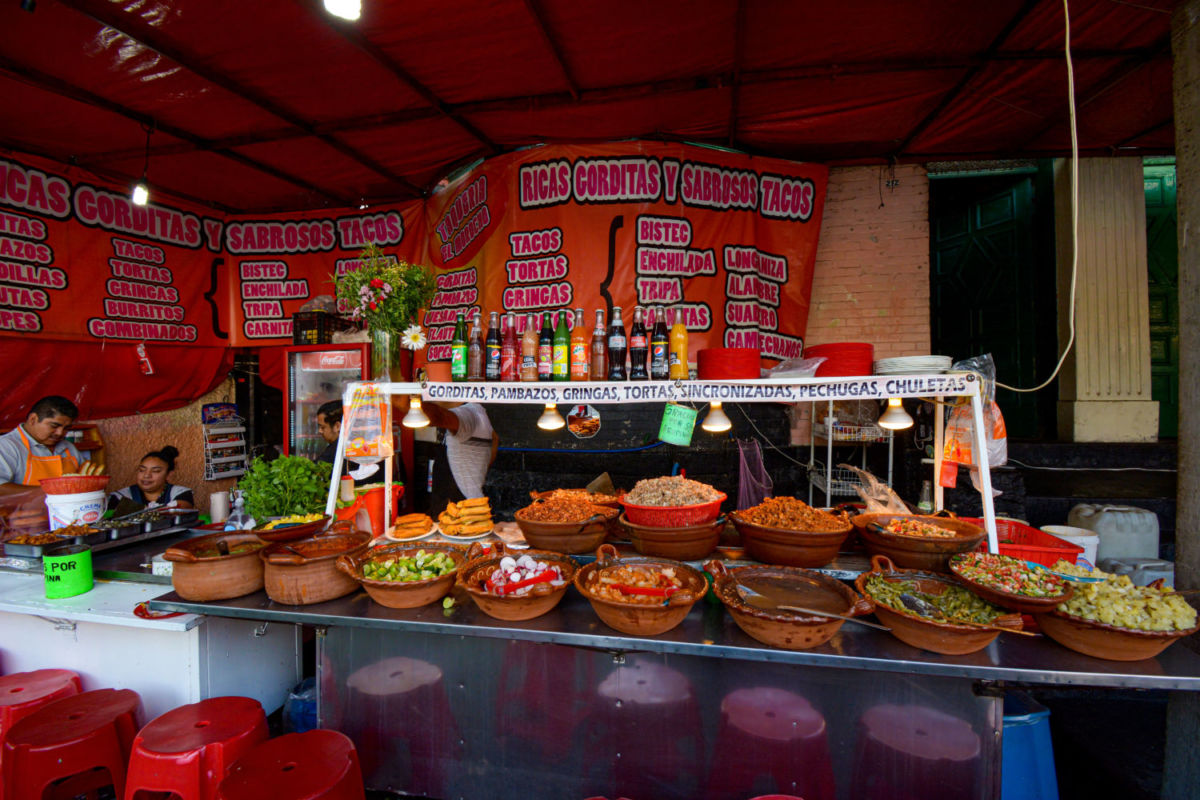 El recorrido incluye la degustación de tacos de guisados 