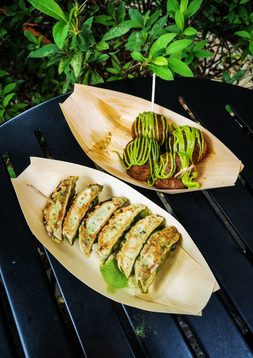 Gyozas y takoyaki en Uji de té verde. 