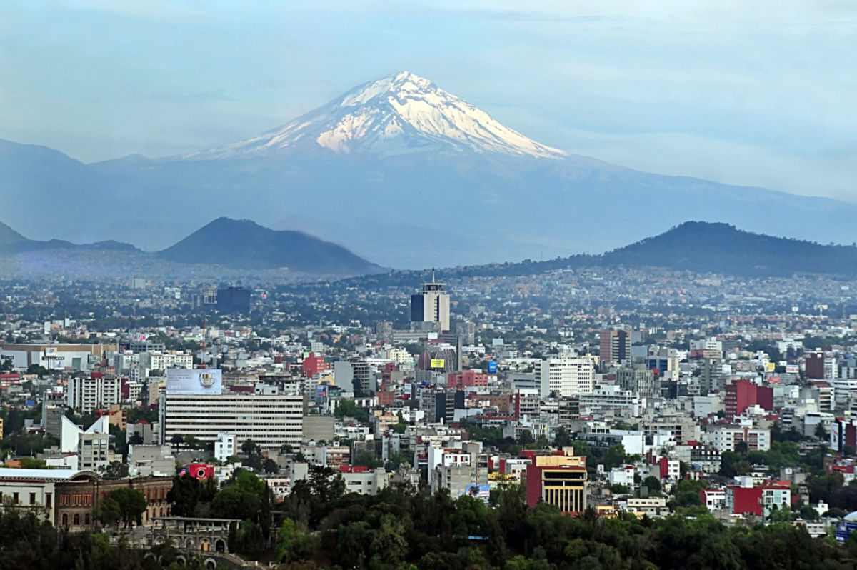 Vista del volcán Popocatépetl desde la CDMX