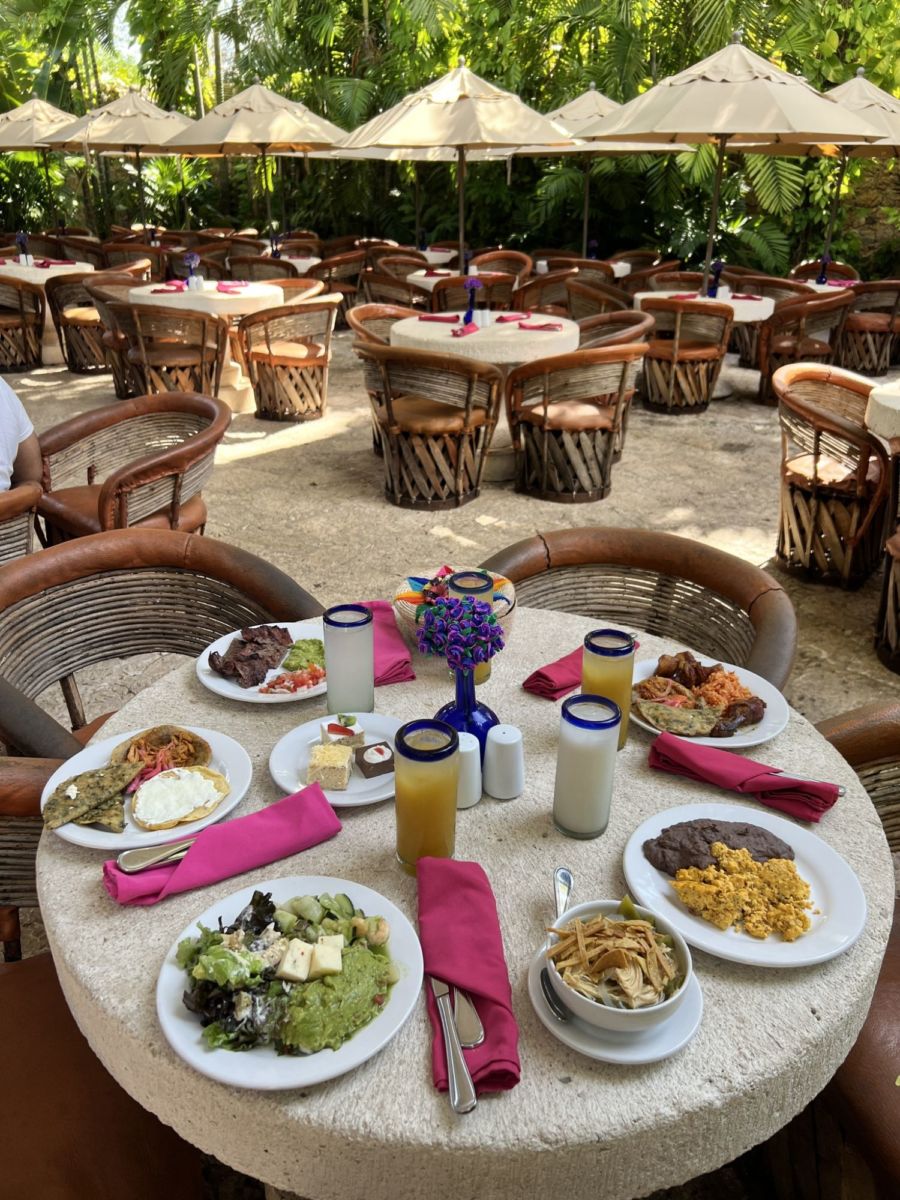 Comida tradicional yucateca en la Casona de Valladolid