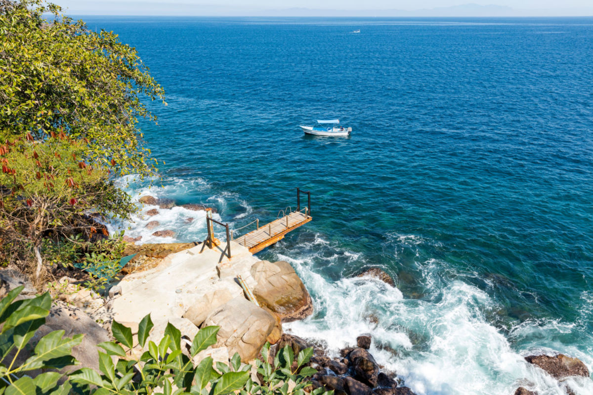 Para llegar a Yelapa hay que tomar un taxi acuático en el Muelle de Los Muertos 