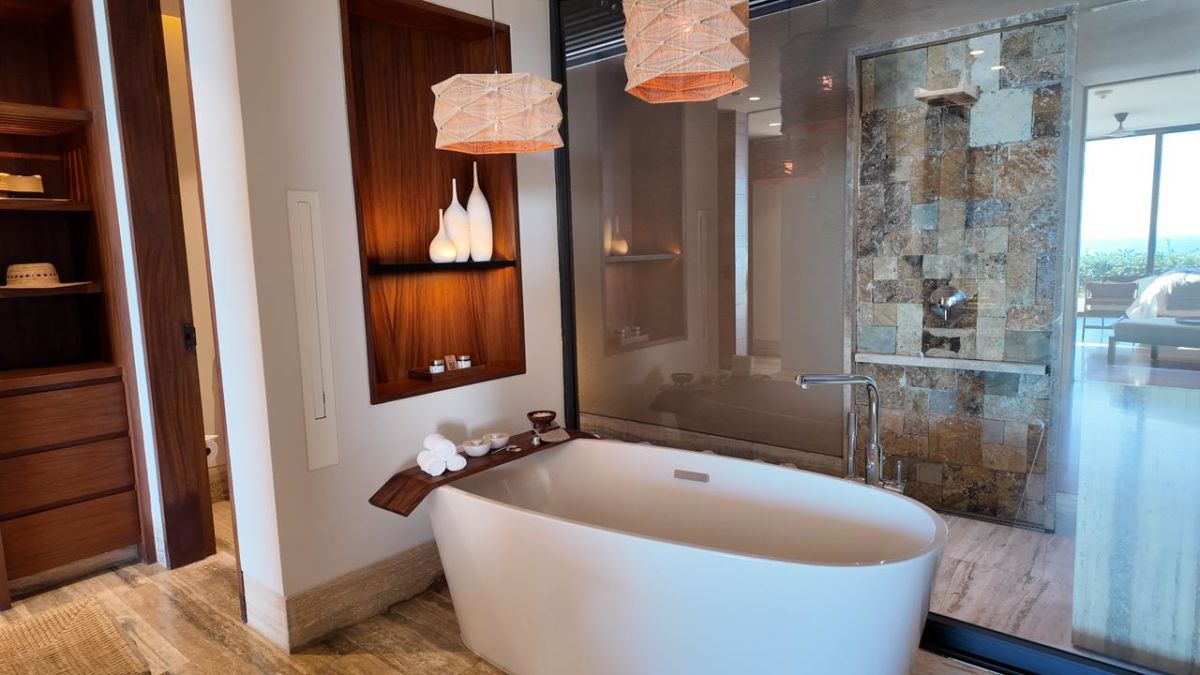 Bañera de lujo y baño al aire libre en Zadún Los Cabos.