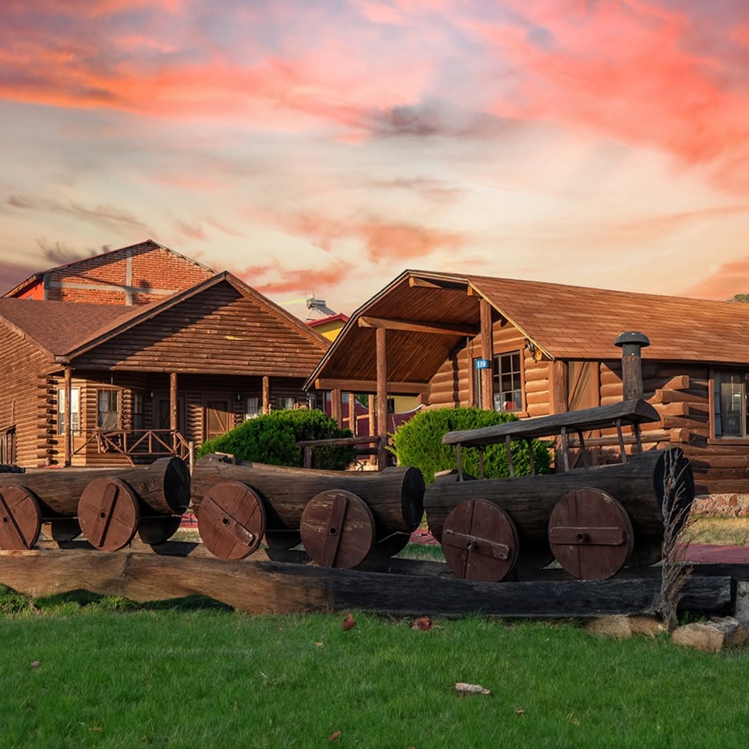 Toma un tren para llegar a estos 3 alojamientos rústicos en el Pueblo Mágico más bonito de Chihuahua