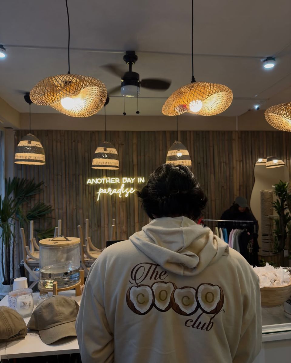 Beso de Coco vende su propia merch