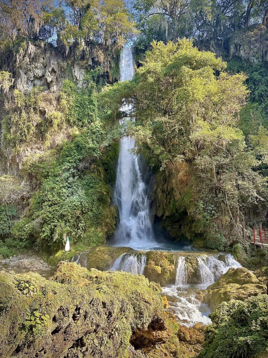 Cascada El Aguacate