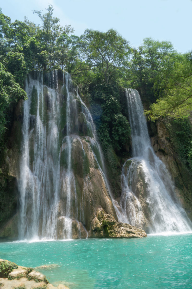 La cascada de Minas Viejas está formada por dos caídas de agua de 50 metros de altura