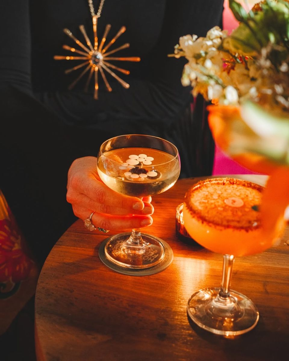 Disfruta de sus cocteles muy mexicanos