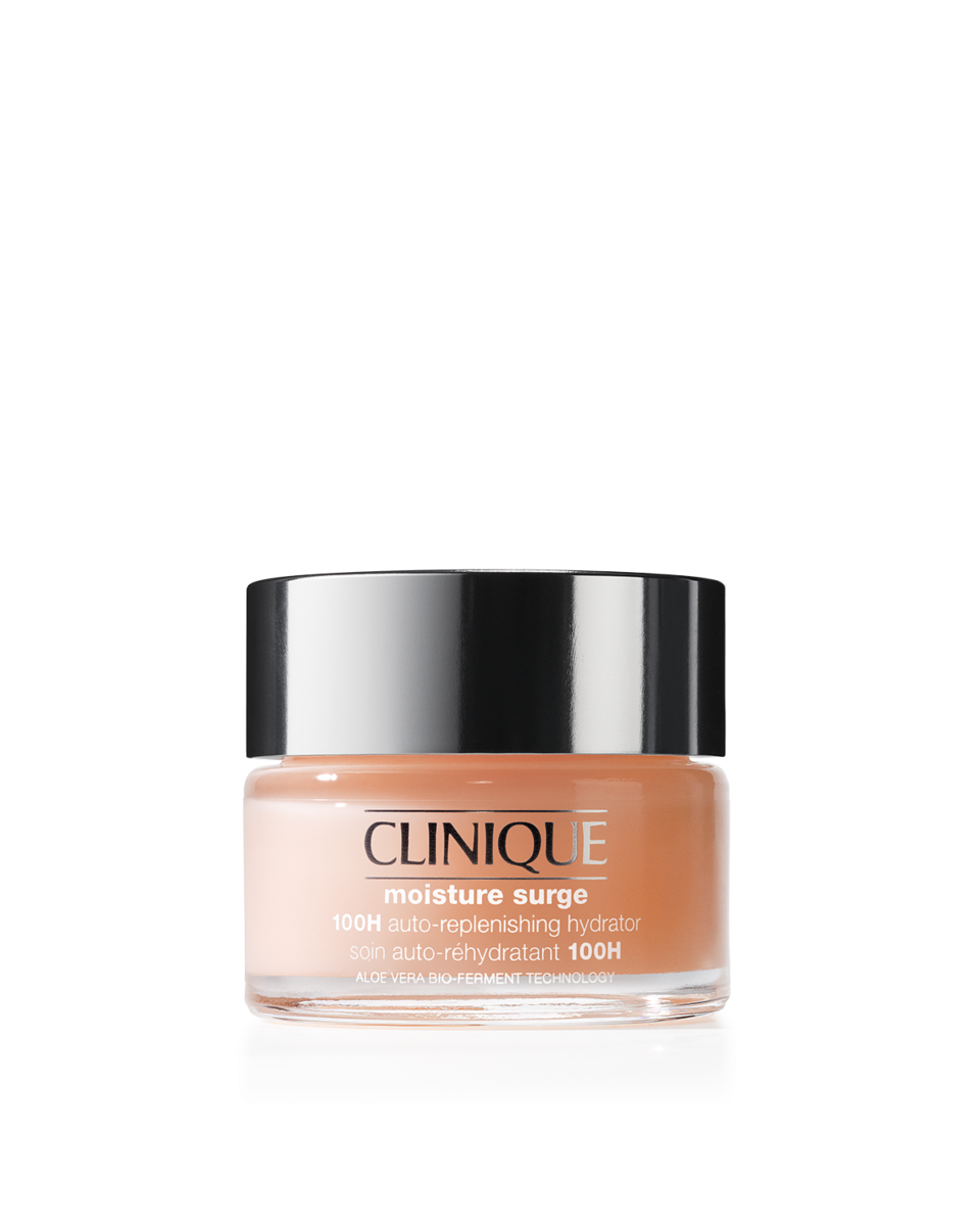 Moisture Surge de Clinique contiene 
ácido hialurónico y vitamina C y E