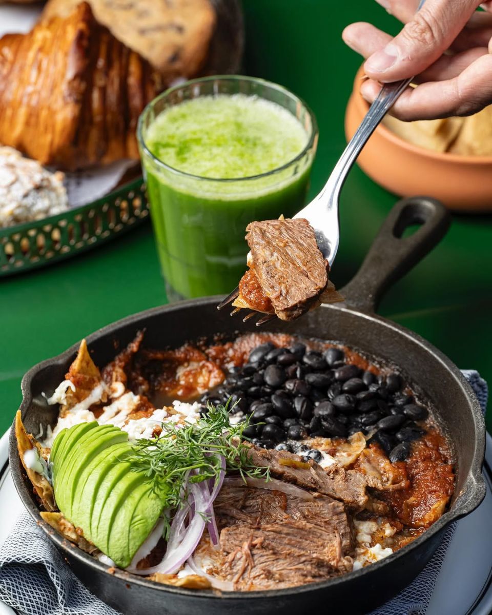 Chilaquiles de Short Rib bandido polanco