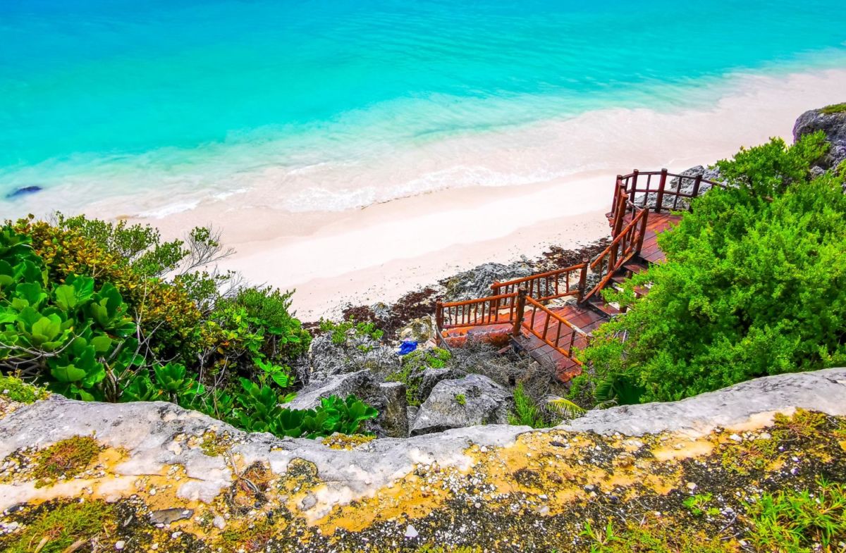 Las bodas en Tulum en ocasiones adaptan tradiciones locales para darle un toque tradicional y diferente a las ceremonias