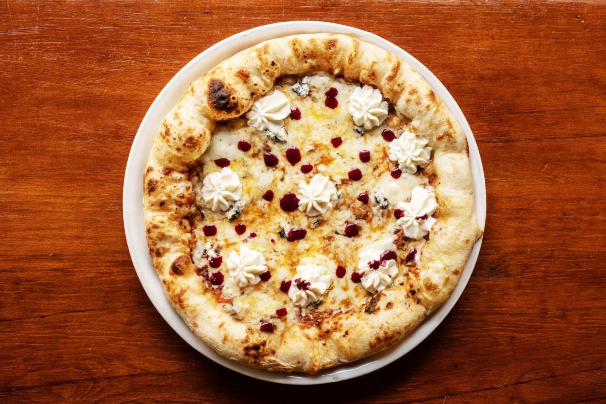 Pizza de 7 Quesos en Nosferatu