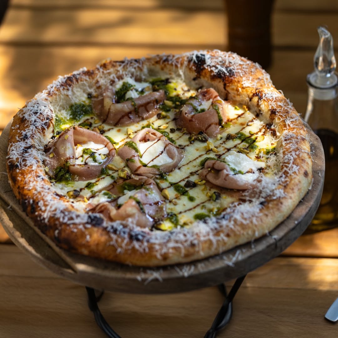 Pizza de Mortadela en Masa Madre