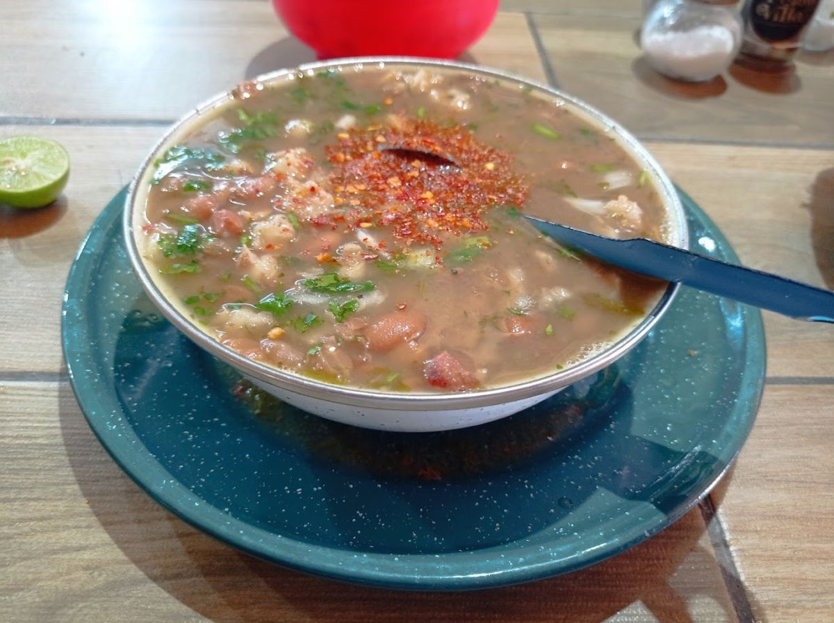 la gallina pinta es un caldo tradicional sonorense