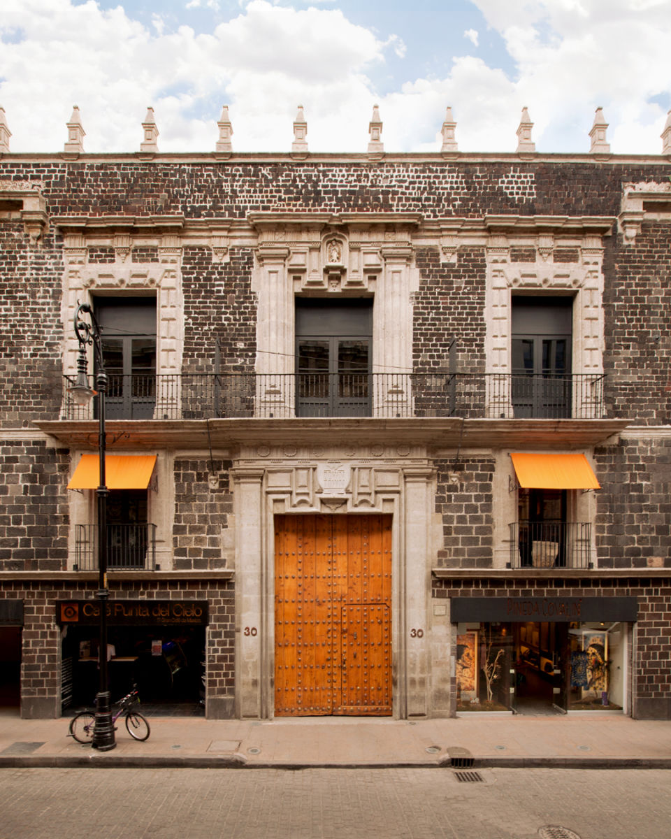 Edificio Downtown México es también conocido como el Palacio de los Condes de Miravalle 