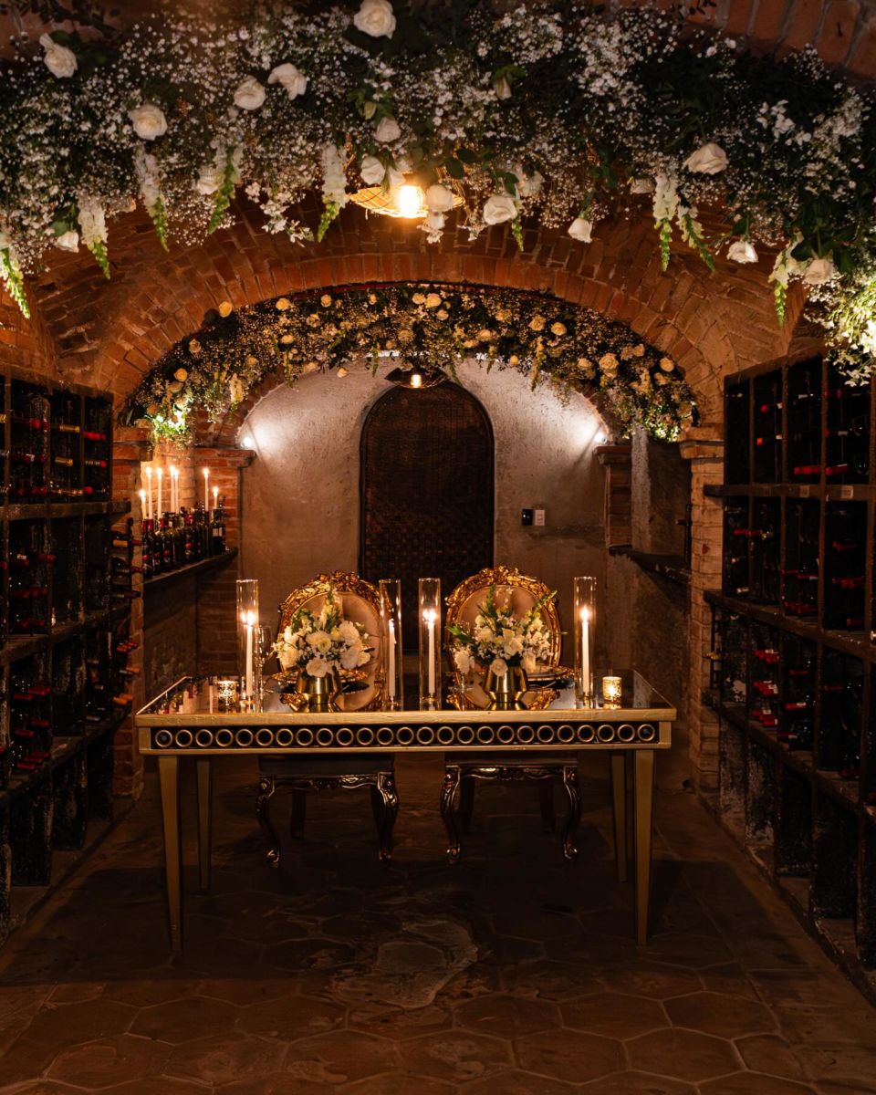 Puedes elegir tu cena en la cava de la mansión 